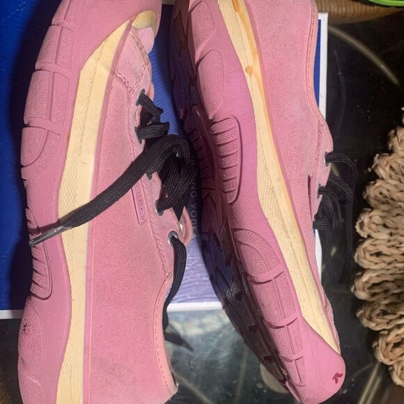 Keen Breast Cancer awareness Shoes - Picture 4 of 7